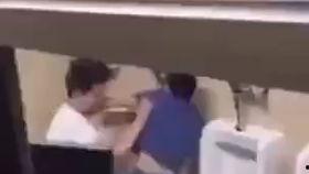 大便 视频 成人 变态,成人大便视频引发的变态现象解析